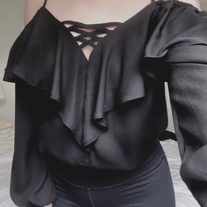 *BRAND NEW* Black Ruffle Cold Shoulder Top